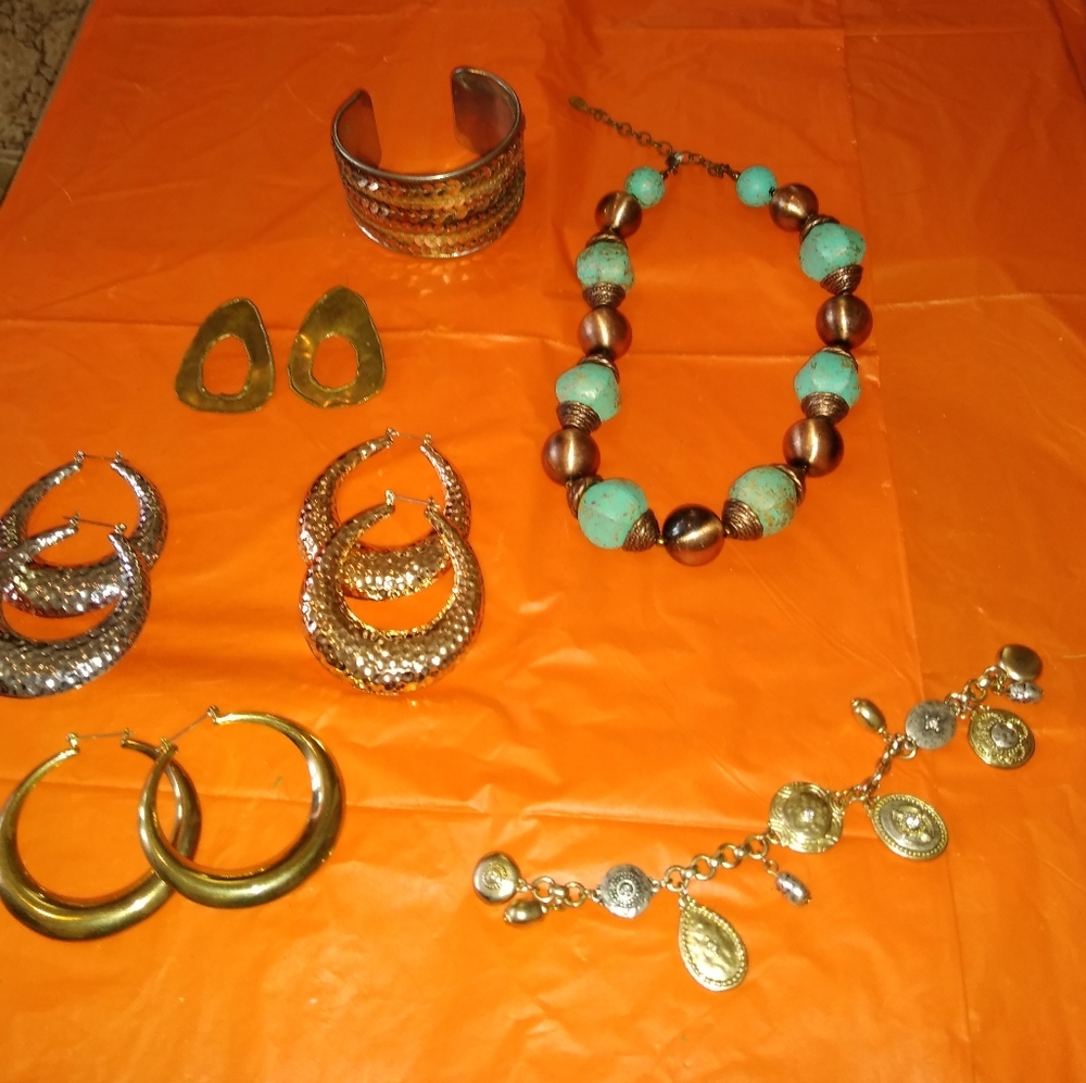 Costume jewelry combo of 7 pieces